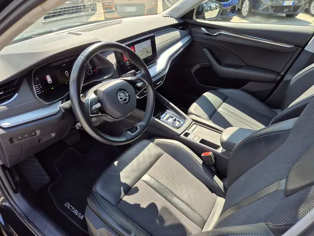 Skoda Octavia view 6