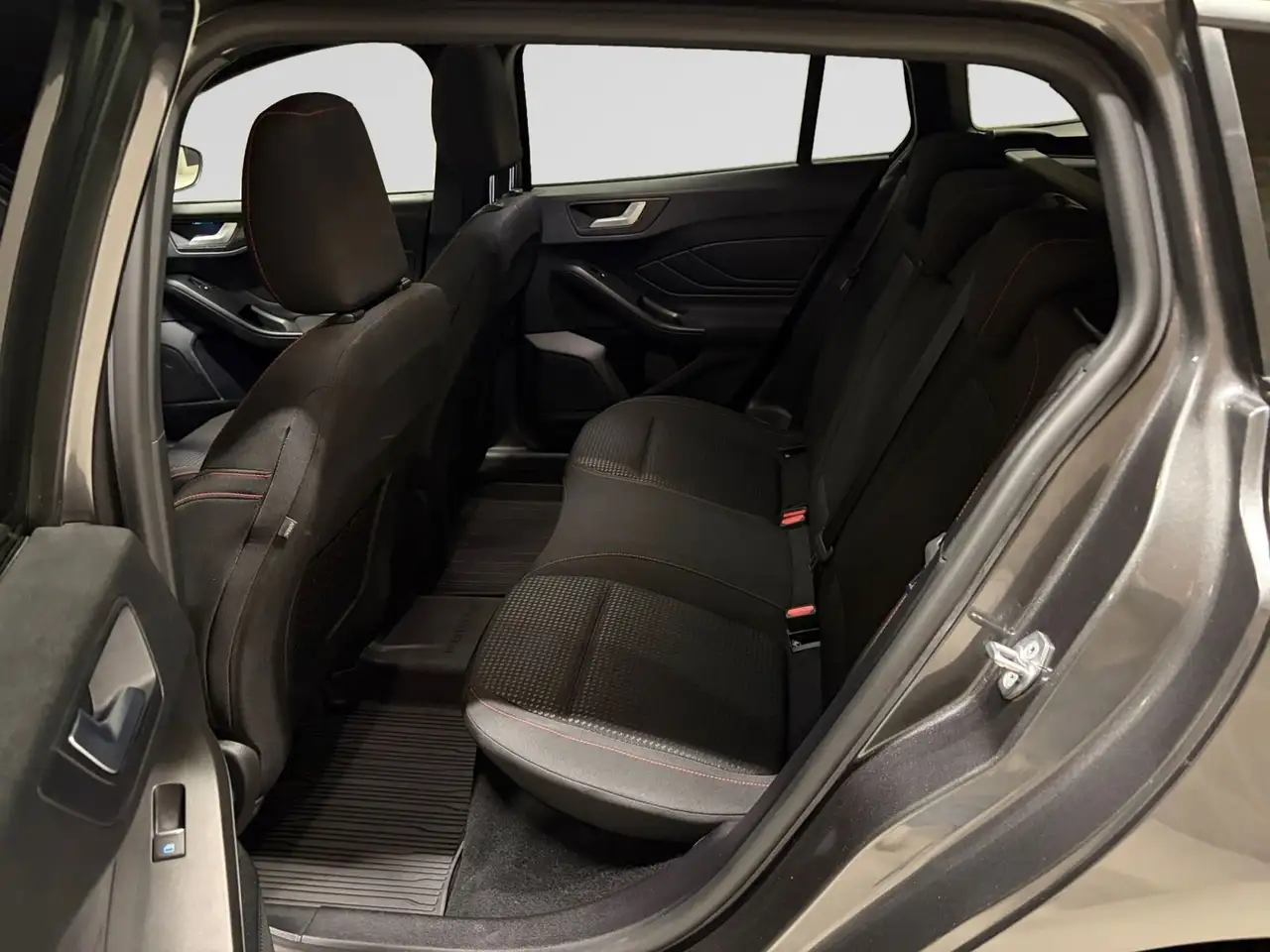 Ford Focus ST-Line X 1.0 EcoBoost 125cv mHEV auto, миниатюра 7