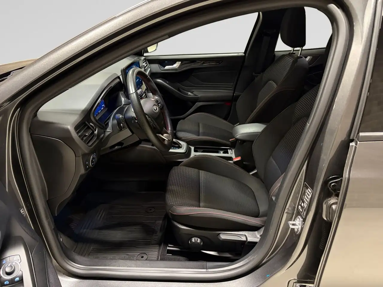Ford Focus ST-Line X 1.0 EcoBoost 125cv mHEV auto, миниатюра 5