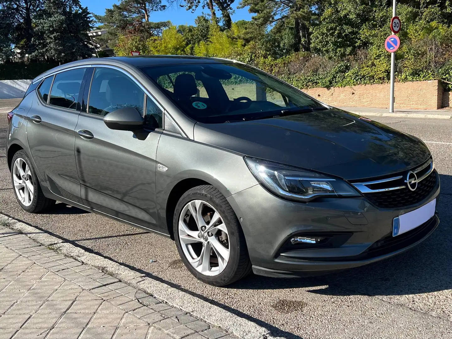 Opel Astra Dynamic Astra 1.4T S/S Dynamic 125 Gris - 1