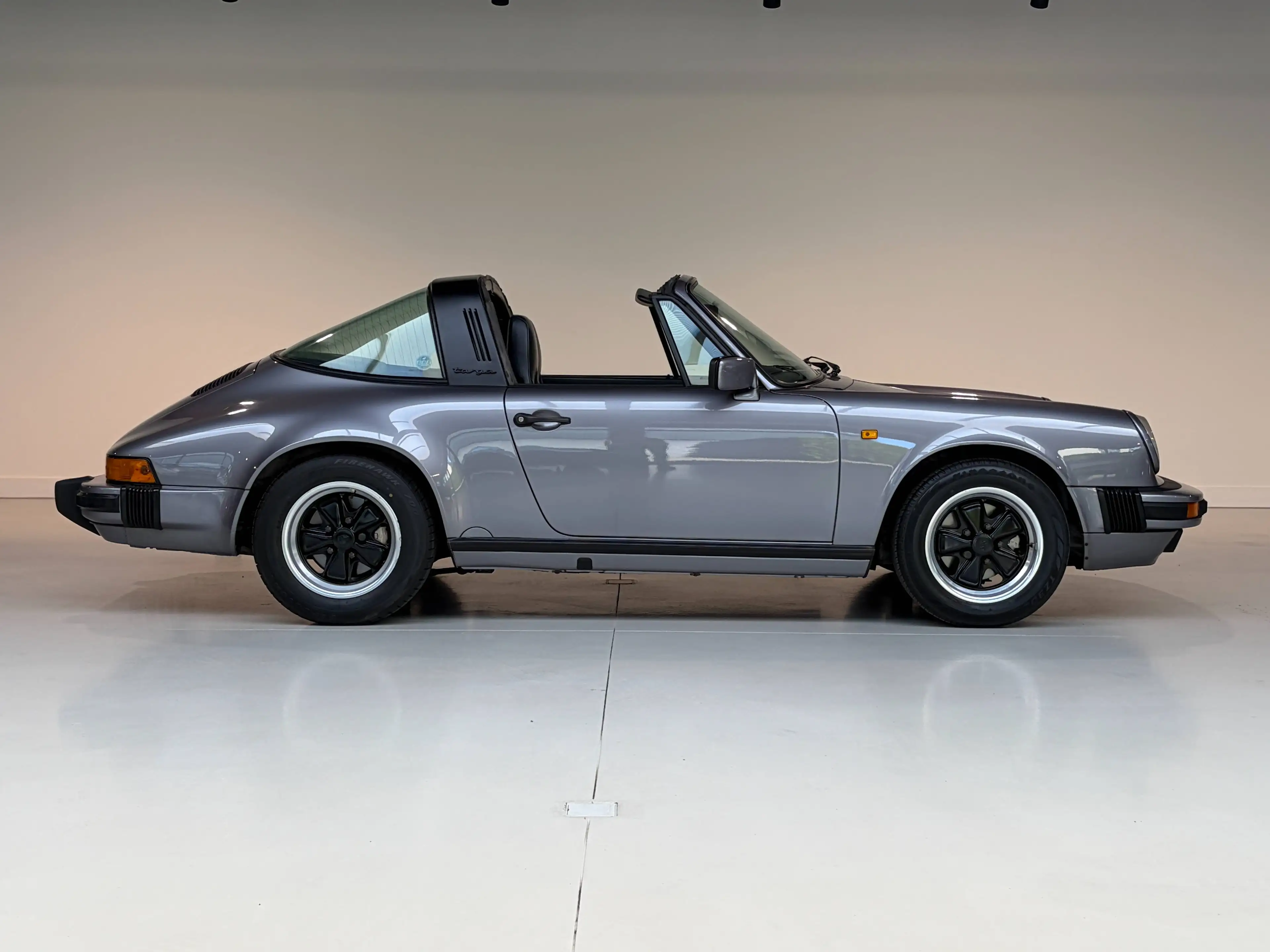Porsche 911 3.2 Carrera Targa G50 C00 — photo 9