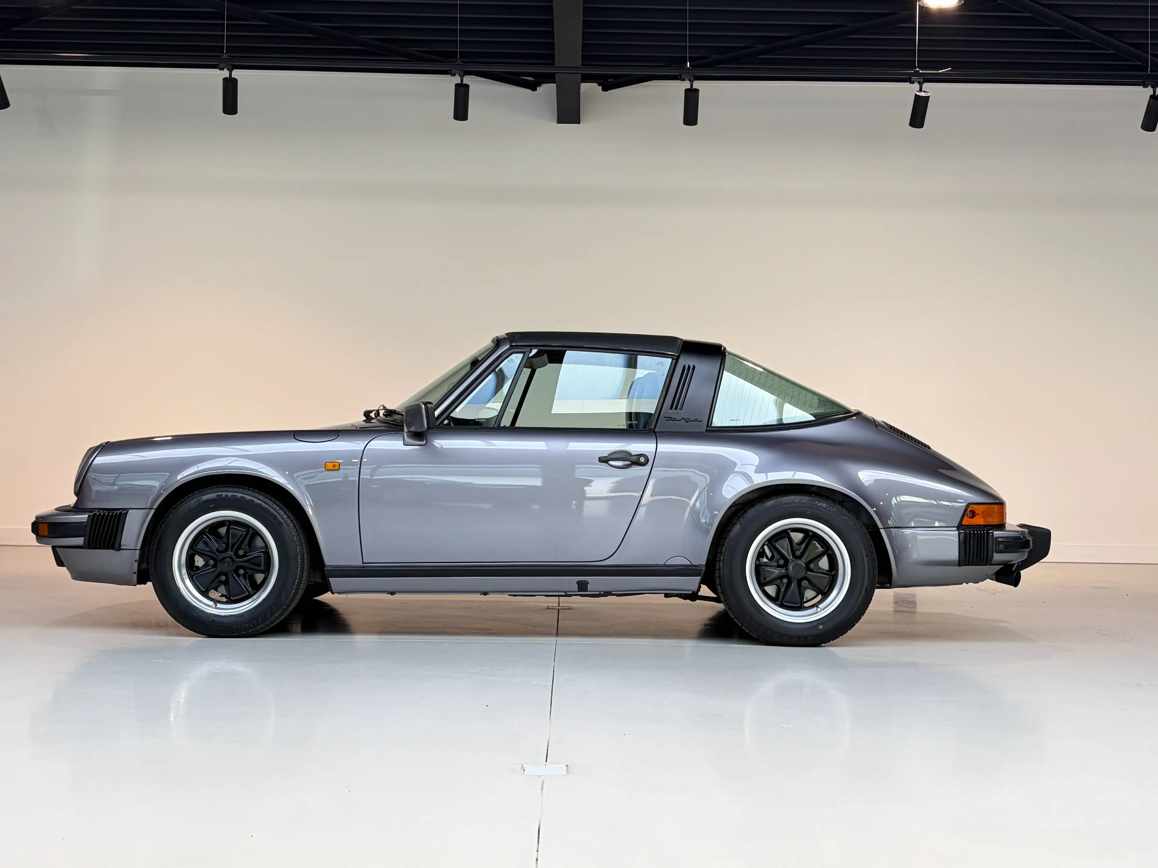 Porsche 911 3.2 Carrera Targa G50 C00