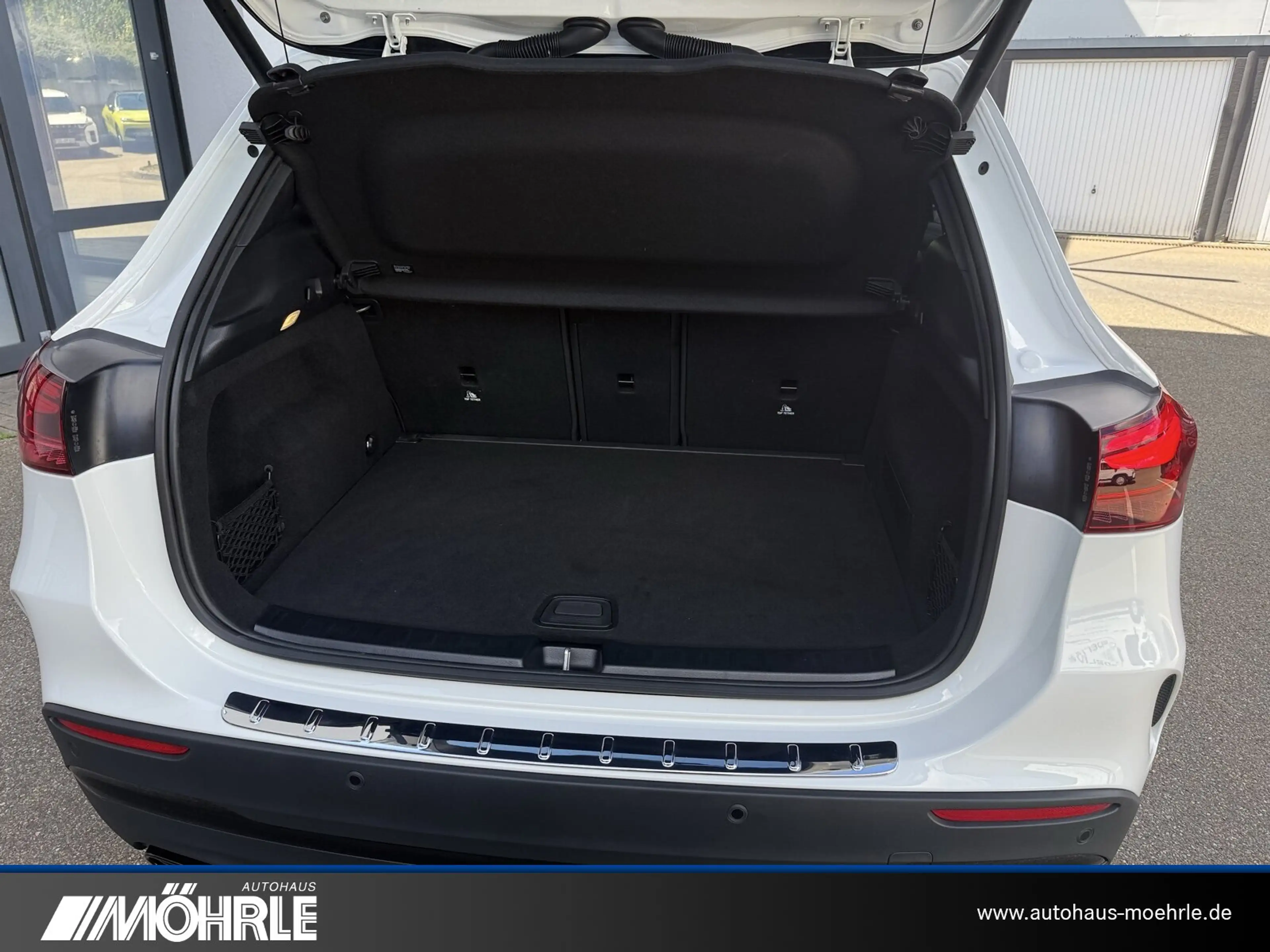 Mercedes-Benz GLA 200 GLA 200 AMG Line Pano-SHD AHK 360° Kamera LED — photo 13