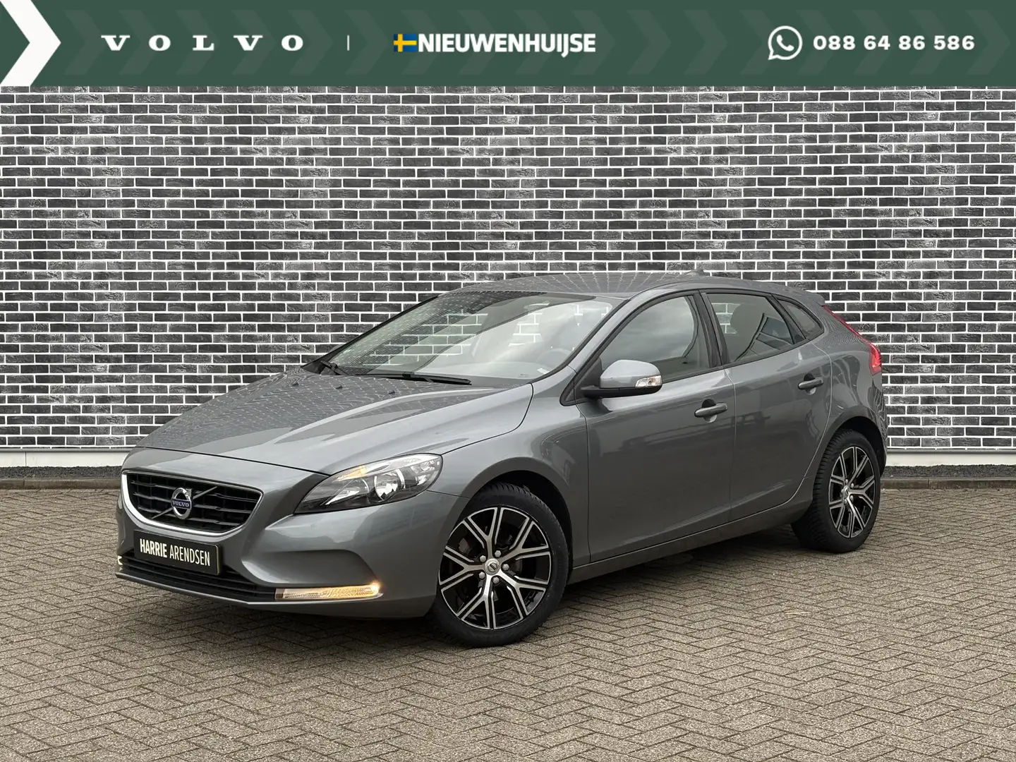 Volvo V40 T2 Base | 2 liter | 120PK | 17'' Velgen | All seas Gris - 1
