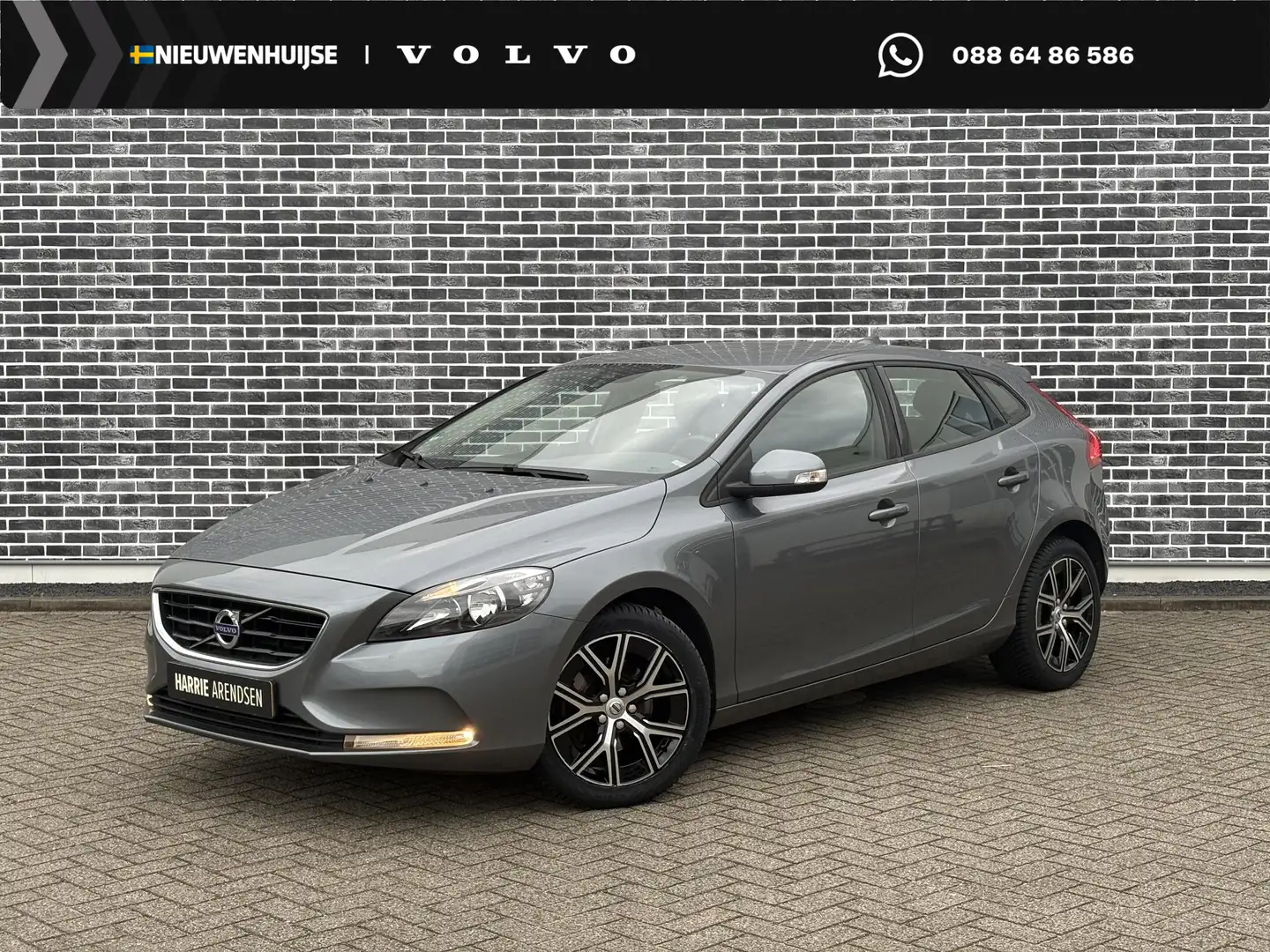 Volvo V40 T2 Base | 2 liter | 120PK | 17'' Velgen | All seas Grijs - 1