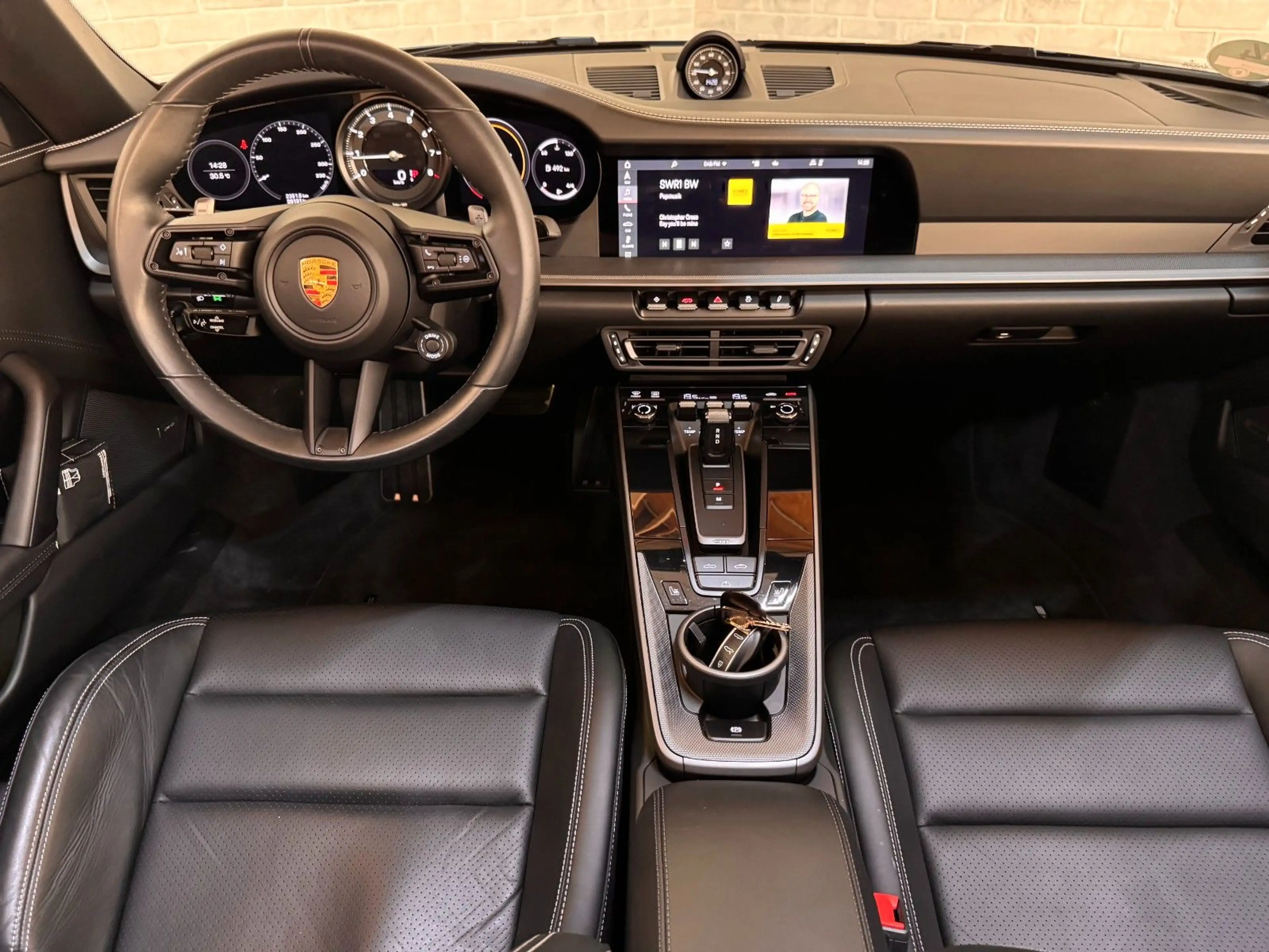 Porsche 911 Carrera Cabriolet/Sport-Chrono/Bose/LED — photo 14
