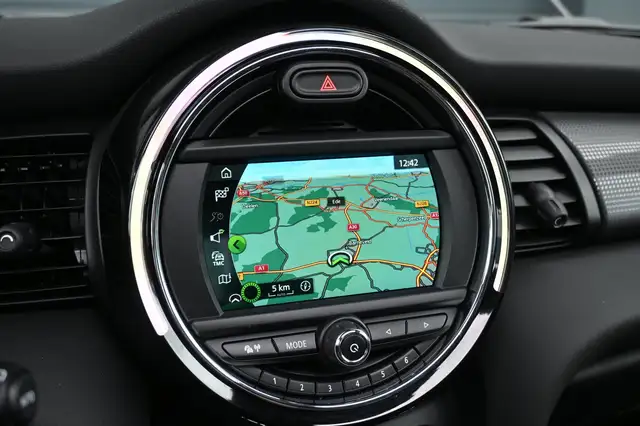 Mini Hatch view 21