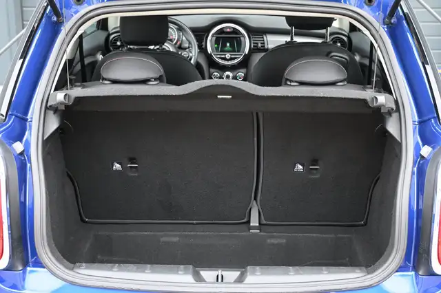 Mini Hatch view 28