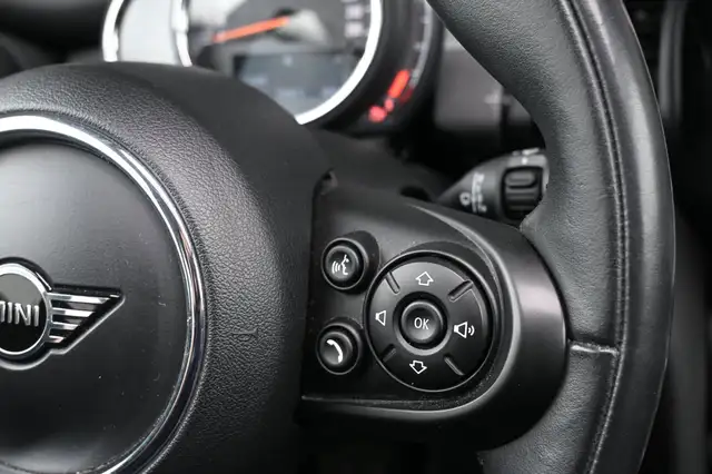 Mini Hatch view 17