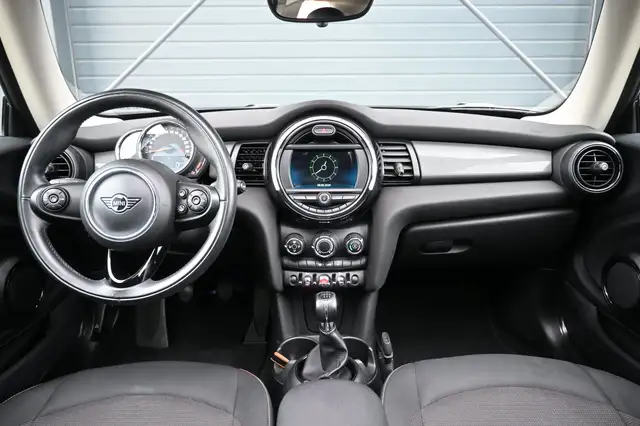 Mini Hatch view 3