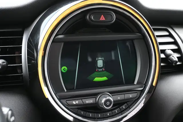Mini Hatch view 19