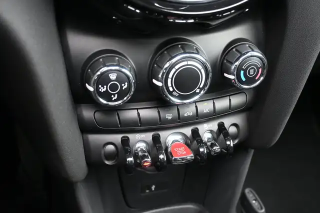 Mini Hatch view 22