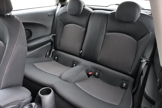 Mini Hatch view 27