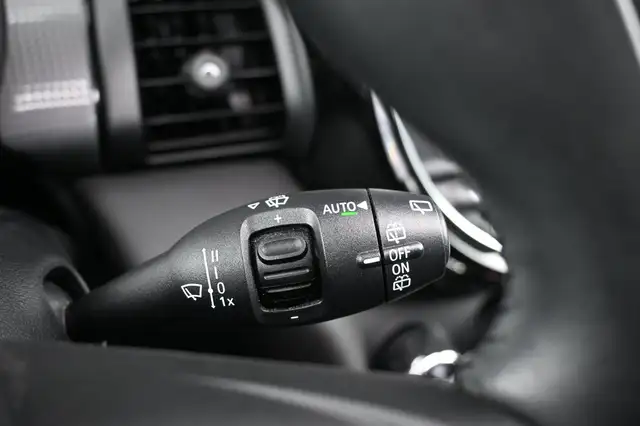 Mini Hatch view 18