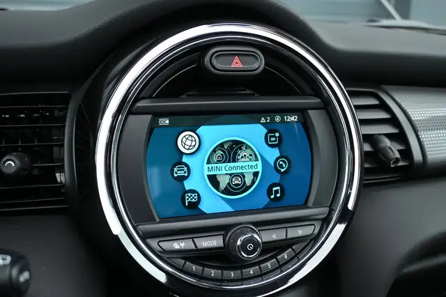 Mini Hatch view 20