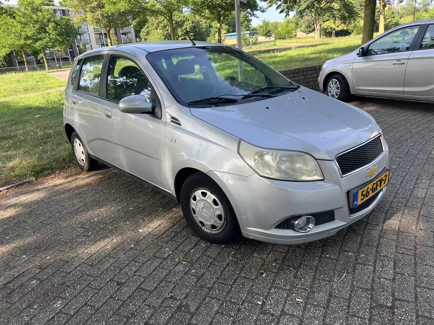 Chevrolet Aveo 1.2 16V LS Grijs - 2