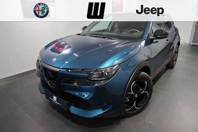 Alfa Romeo Junior Ibrida 1.2 e DCT6 Mild-Hybrid Speciale