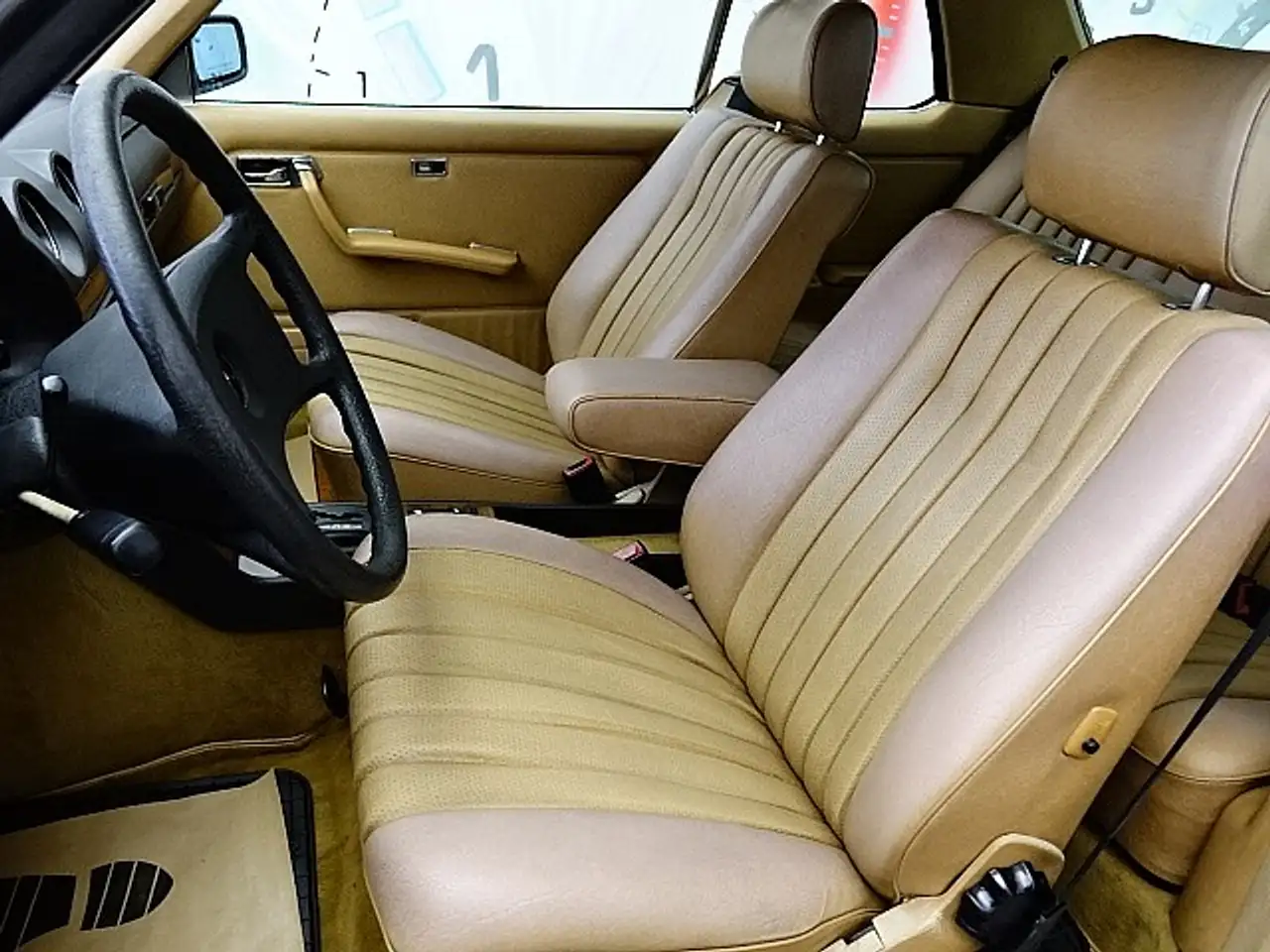 Mercedes-Benz 300 CD Turbodiesel Coupe im Orginal Zustand!, foto 6