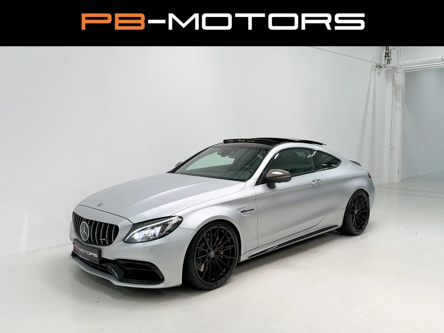 Mercedes-Benz C 63 AMG Coupe Magno Panorama Sportabgas KW 20"  Burmester Grau - 1