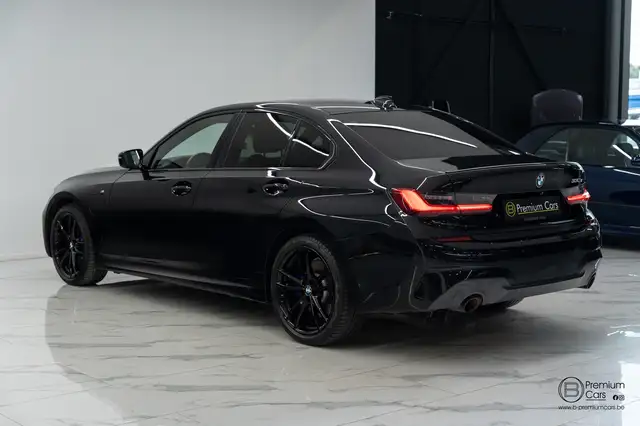 BMW 3 Series view 14