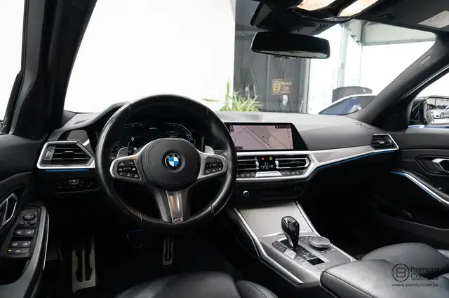 BMW 3 Series view 23