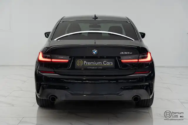 BMW 3 Series view 15