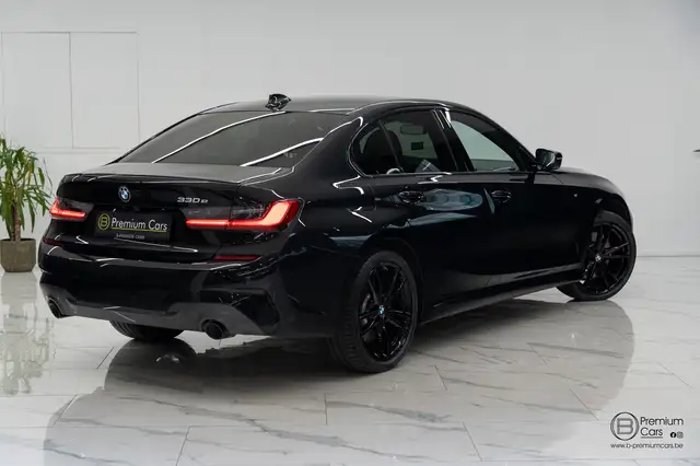 BMW 3 Series view 17