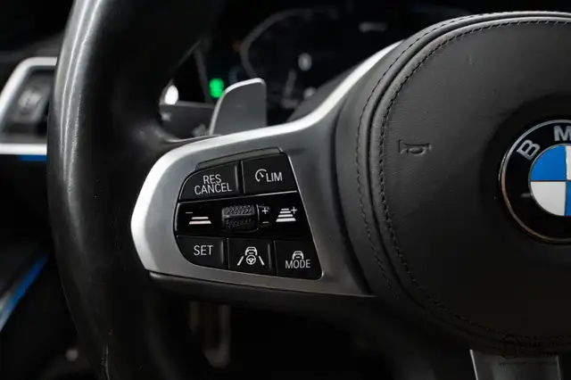 BMW 3 Series view 29