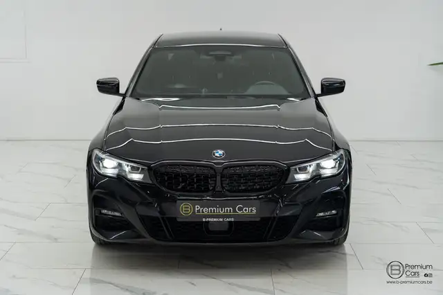BMW 3 Series view 4