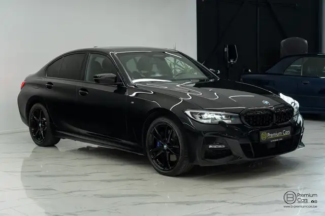 BMW 3 Series view 5