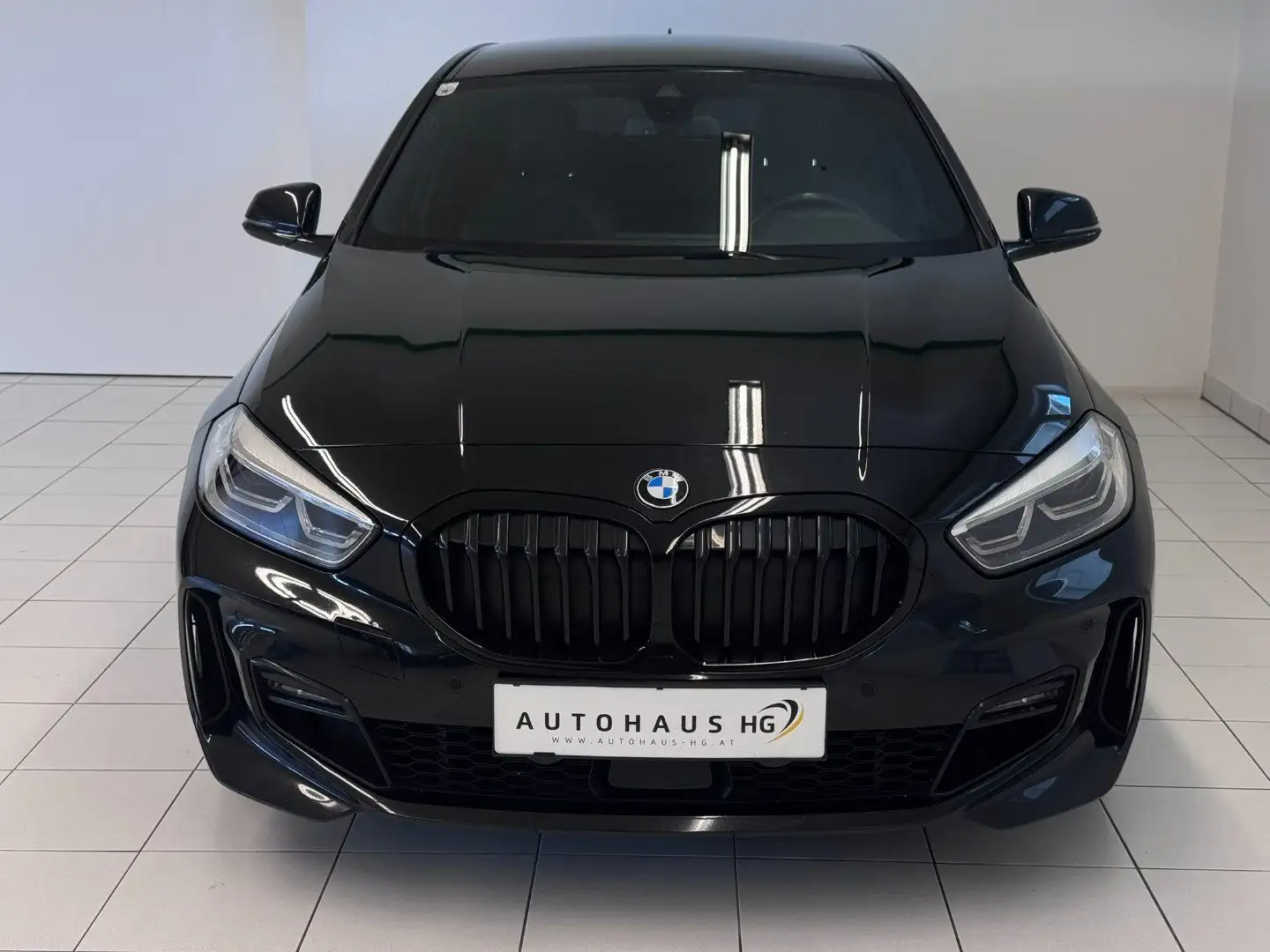 BMW 118 d Aut.*M-Sportpaket*1.BESITZ* Schwarz - 2