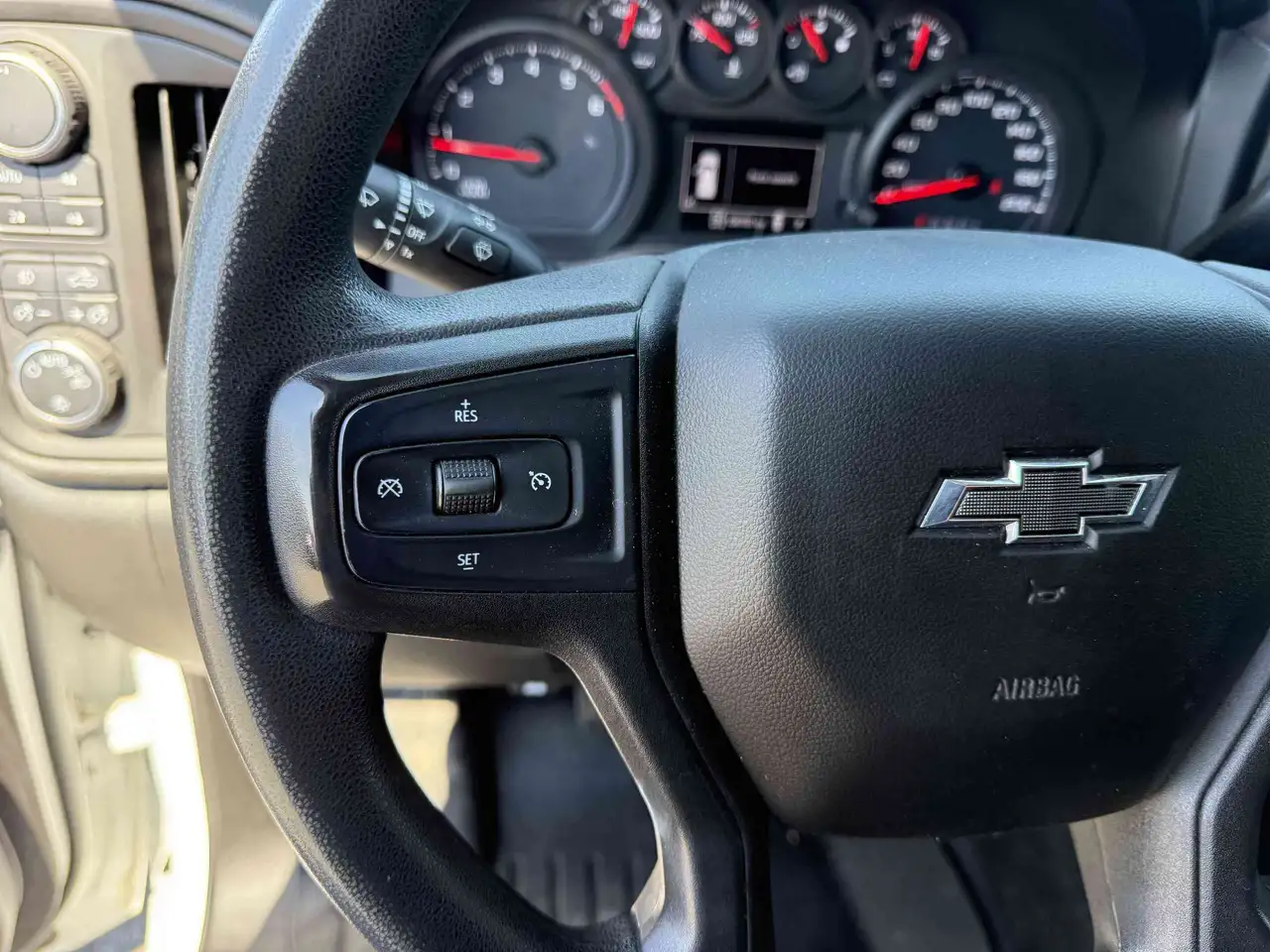 Chevrolet Silverado 1500 снимка Chevrolet Silverado 1500
