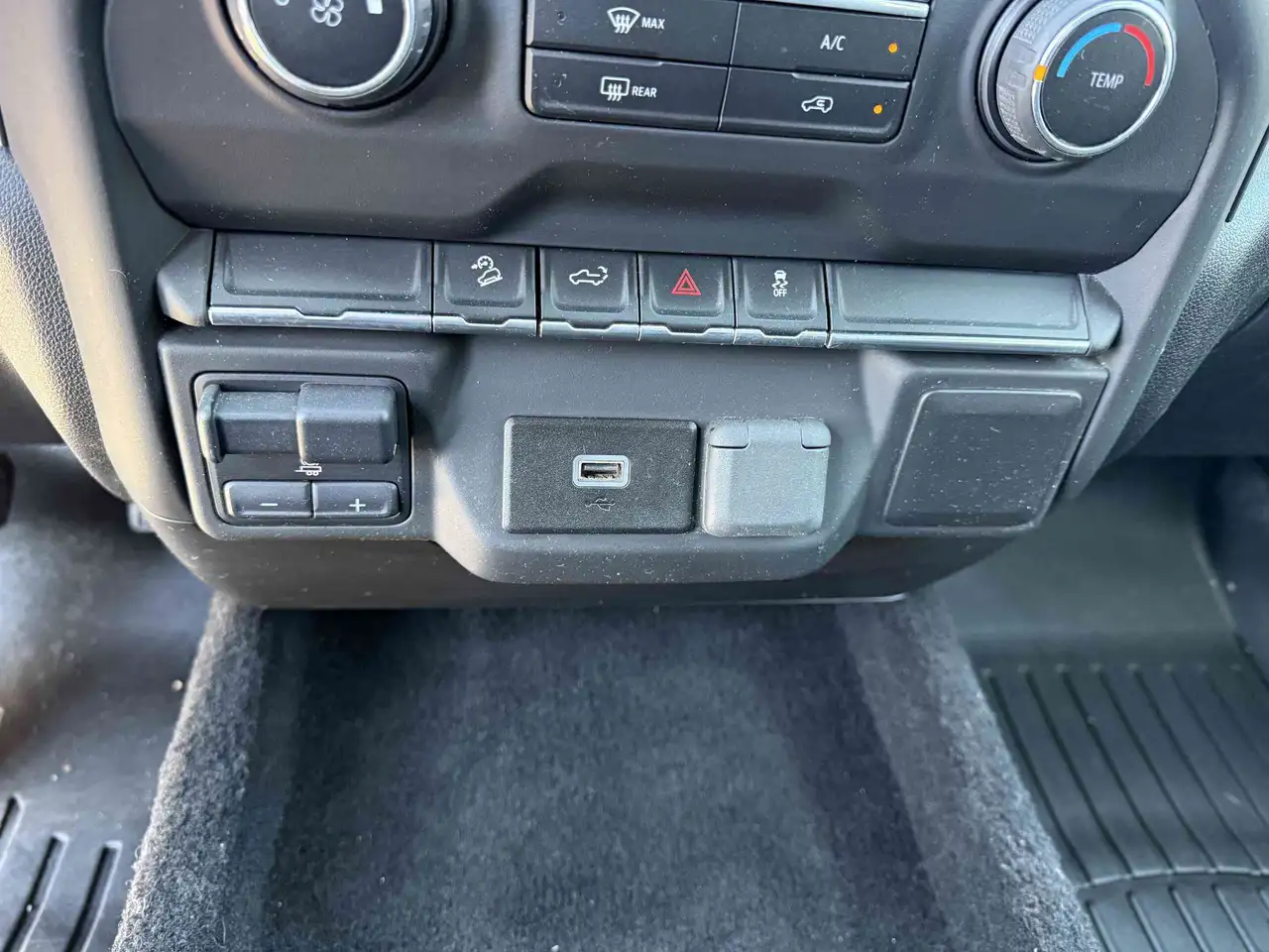Chevrolet Silverado 1500 снимка Chevrolet Silverado 1500