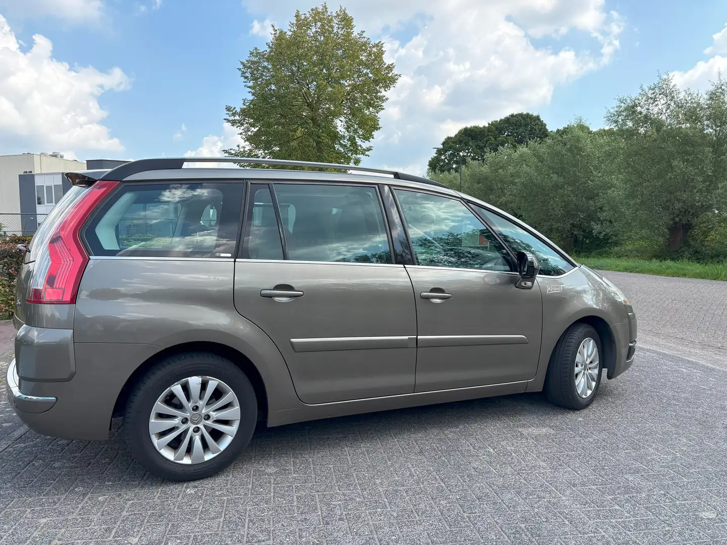 Citroen Grand C4 Picasso C4 Picasso 1.6 HDI Business 7p. Grijs - 1