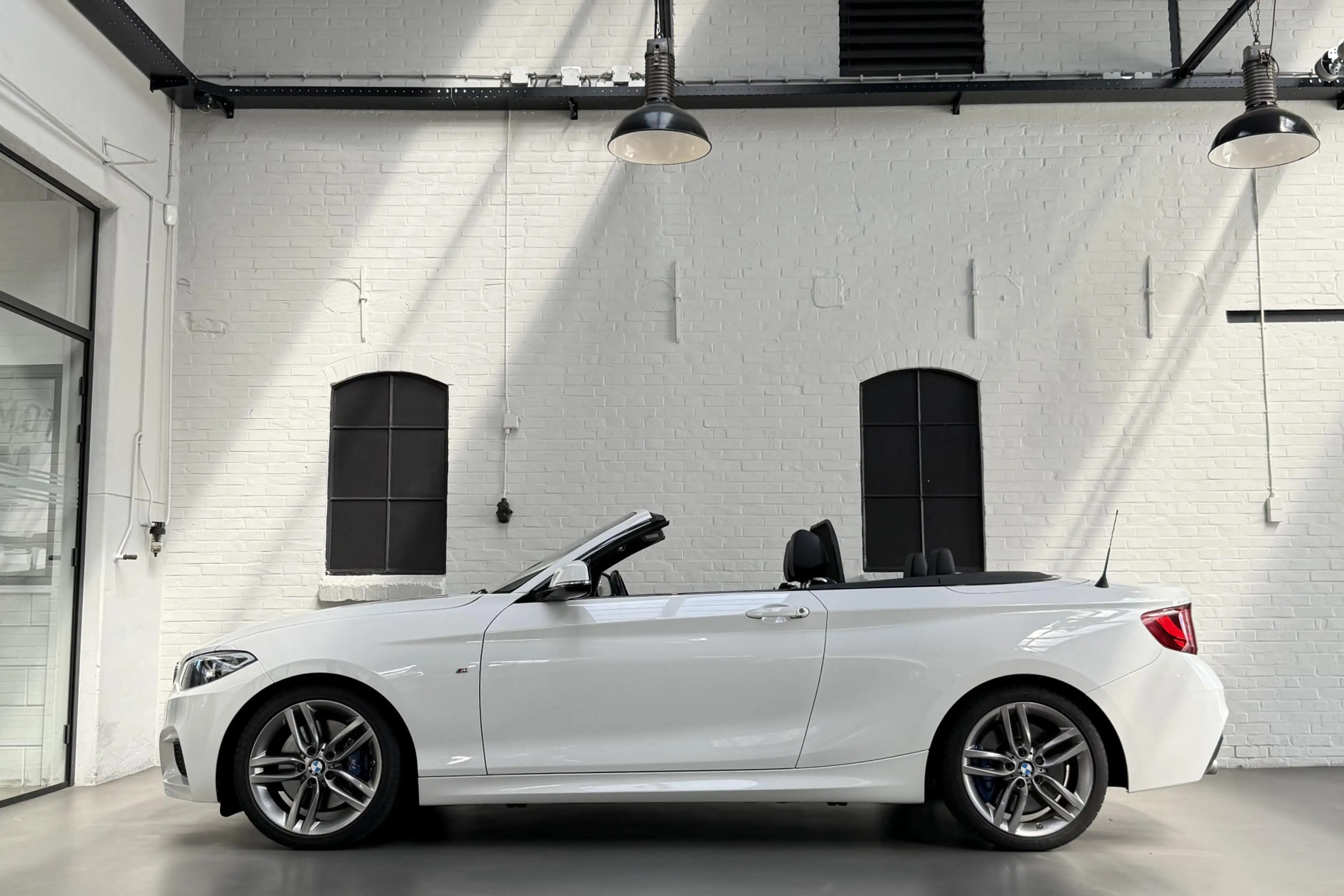 BMW 220 2-serie Cabrio 220i Centennial High Executive M-Sp — photo 39