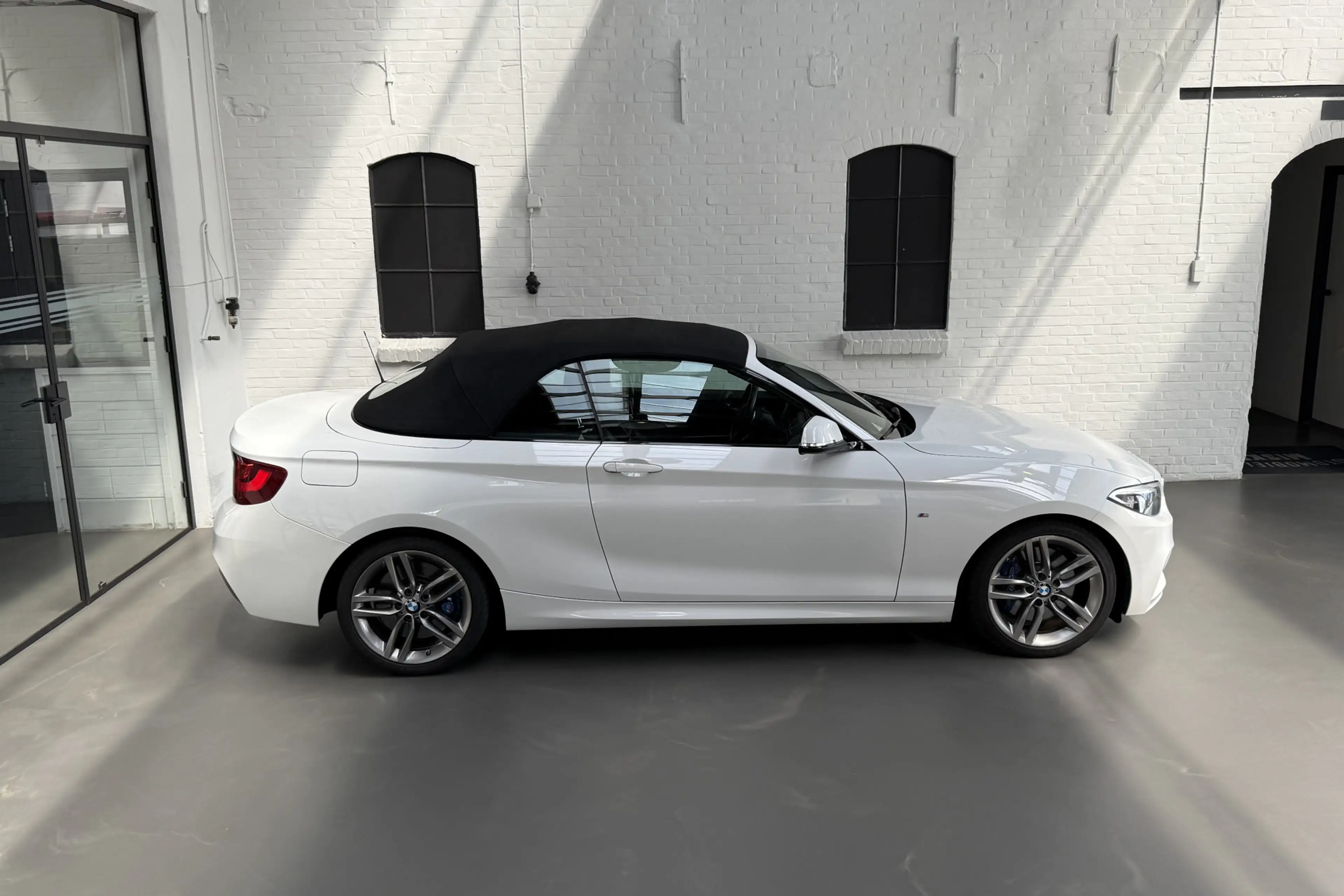 BMW 220 2-serie Cabrio 220i Centennial High Executive M-Sp — photo 4