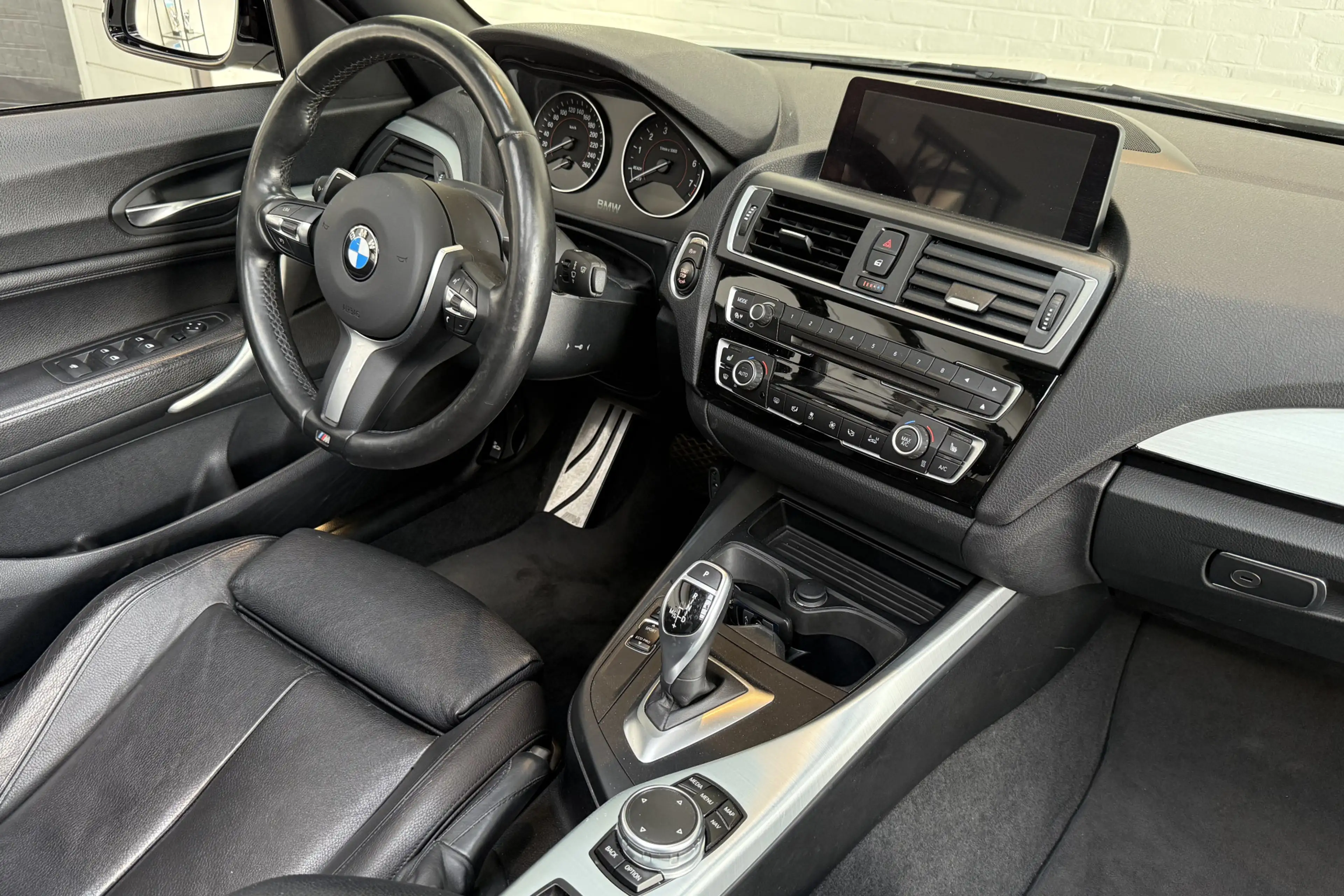BMW 220 2-serie Cabrio 220i Centennial High Executive M-Sp — photo 17