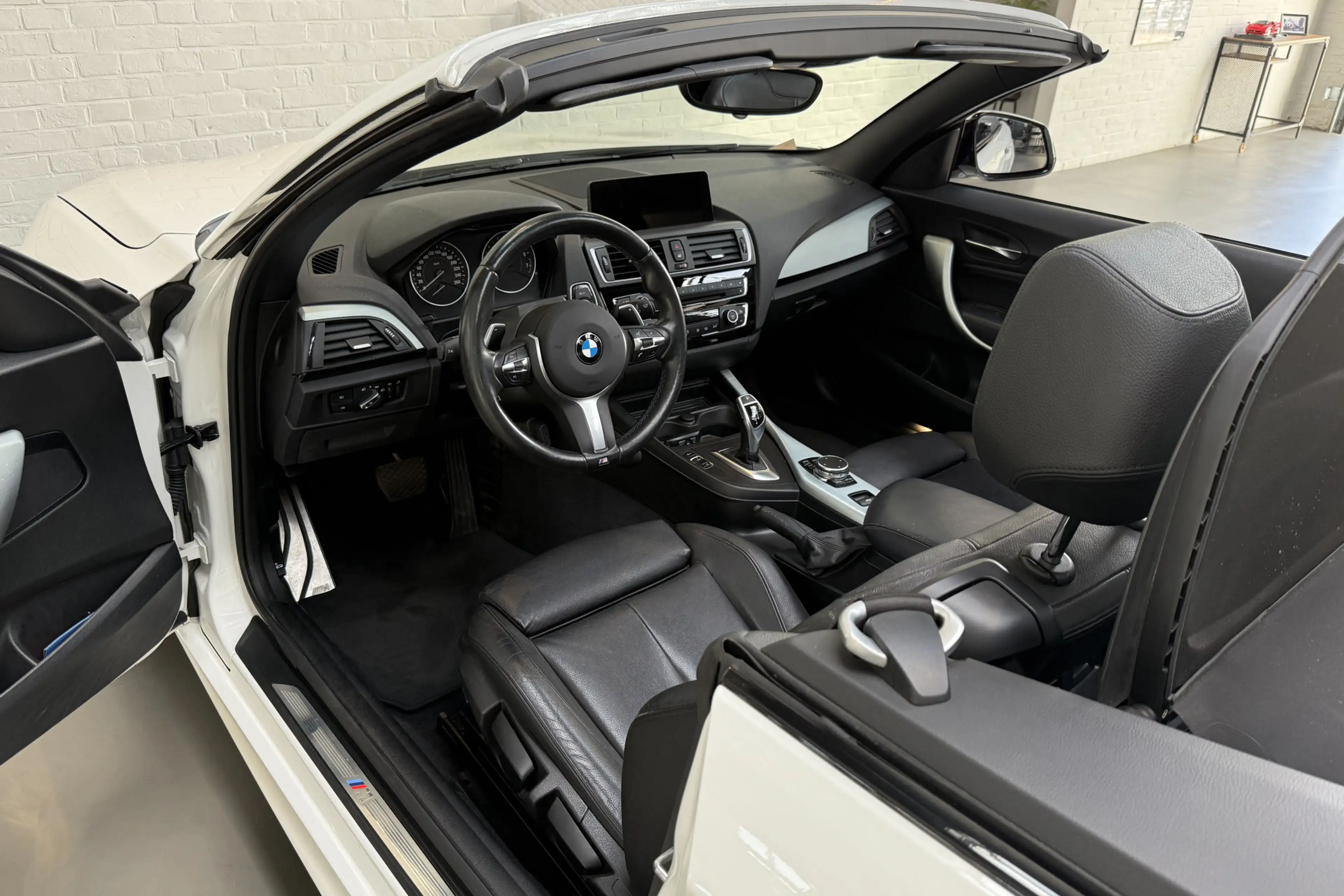 BMW 220 2-serie Cabrio 220i Centennial High Executive M-Sp — photo 31