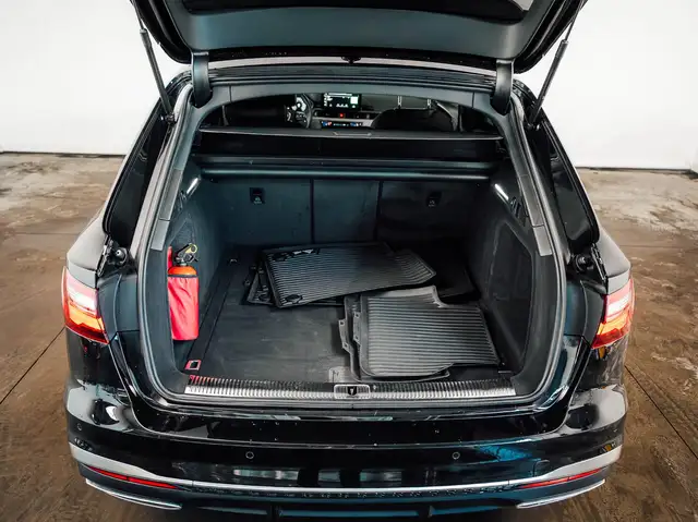 Audi A4 Avant view 9