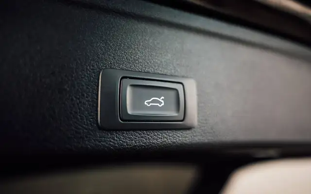 Audi A4 Avant view 10