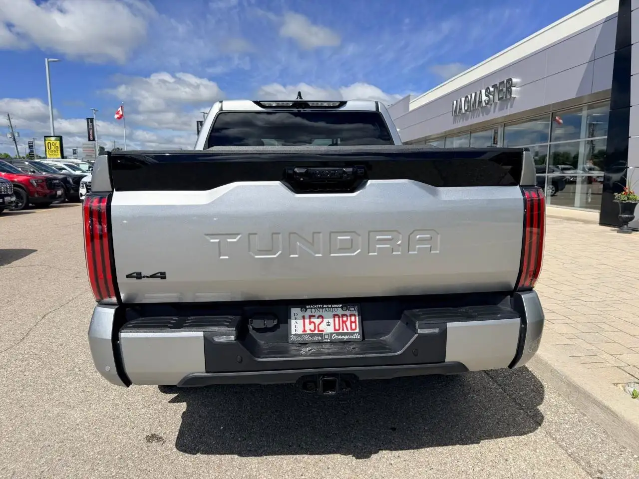 Toyota Tundra снимка Toyota Tundra