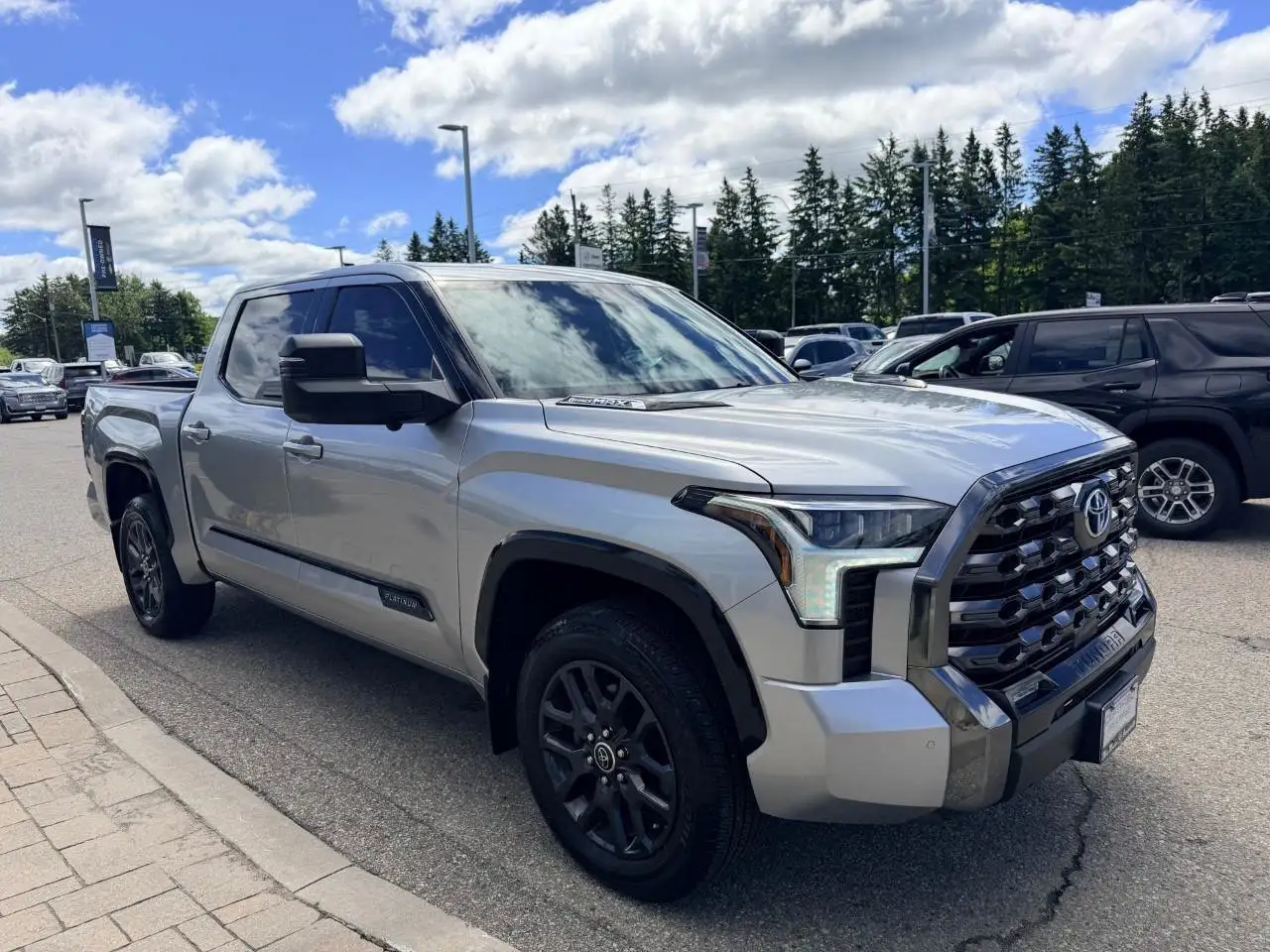 Toyota Tundra снимка Toyota Tundra