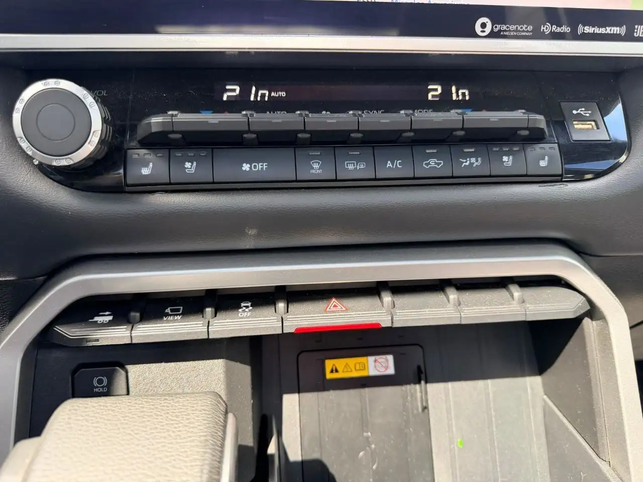 Toyota Tundra снимка Toyota Tundra