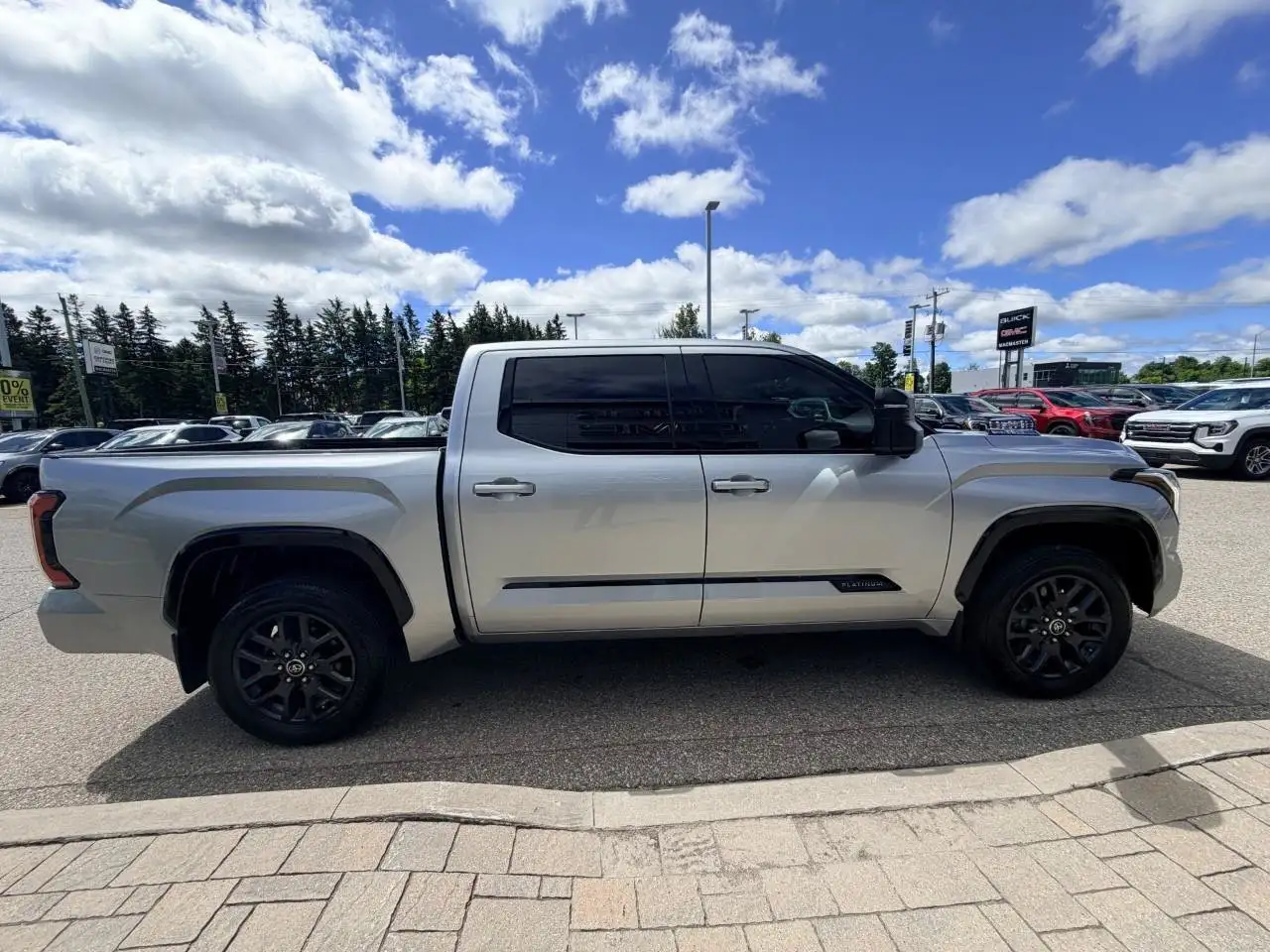 Toyota Tundra снимка Toyota Tundra