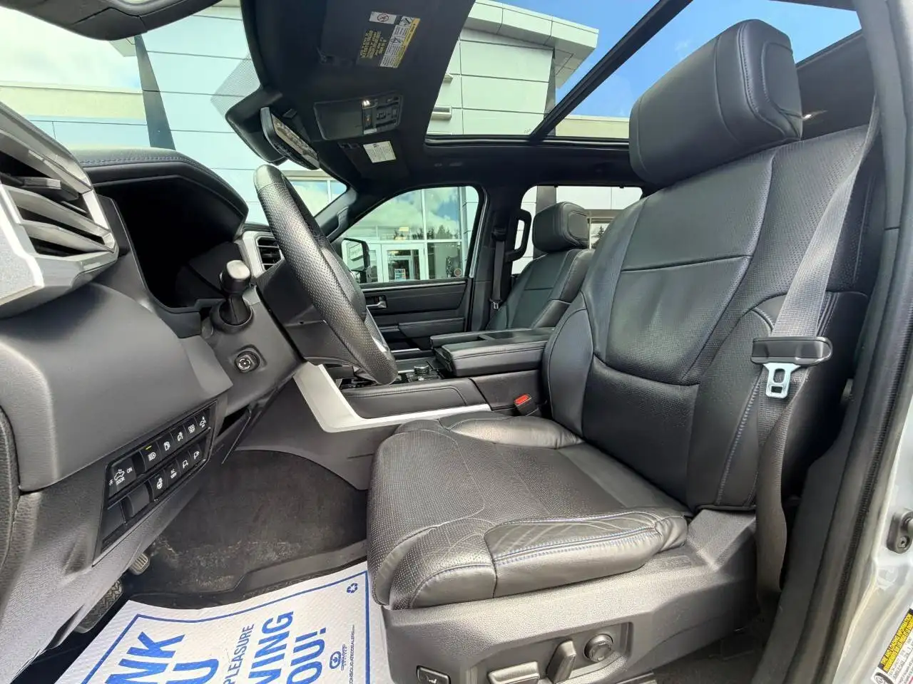 Toyota Tundra снимка Toyota Tundra