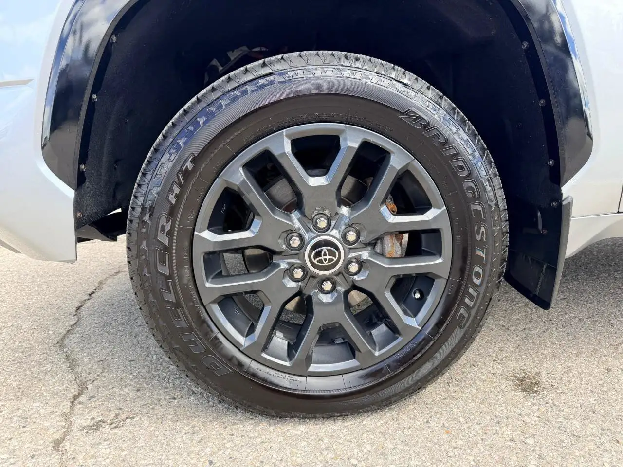 Toyota Tundra снимка Toyota Tundra