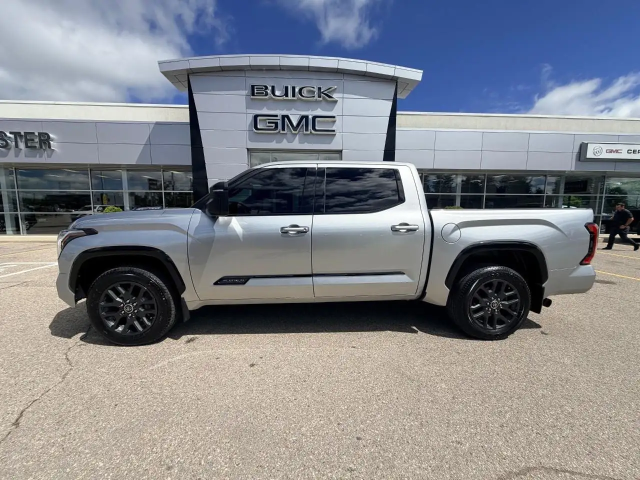 Toyota Tundra снимка Toyota Tundra