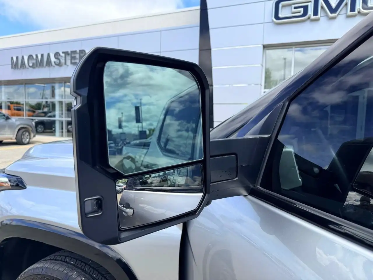 Toyota Tundra снимка Toyota Tundra