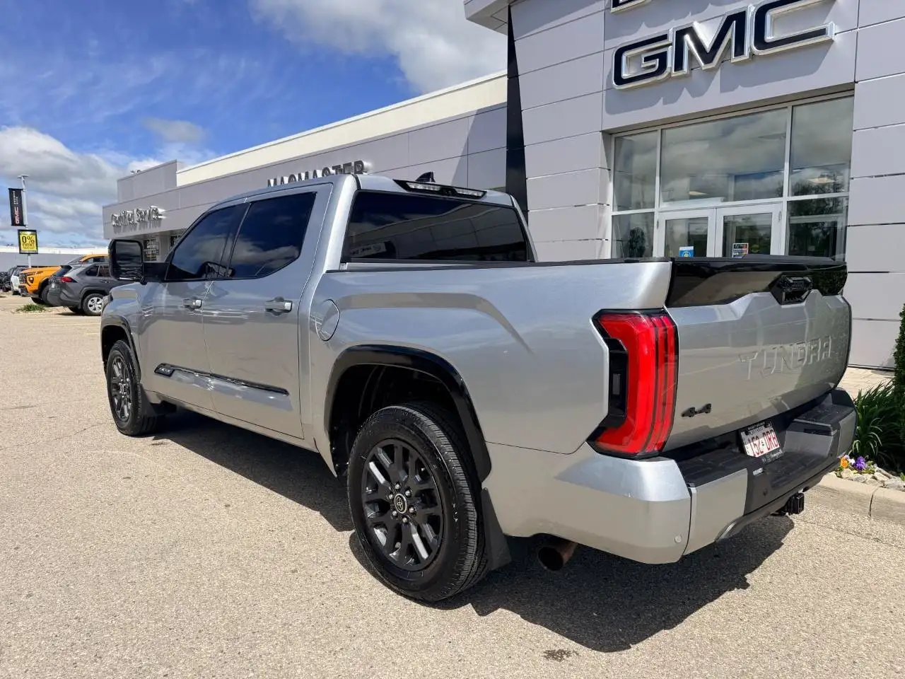 Toyota Tundra снимка Toyota Tundra