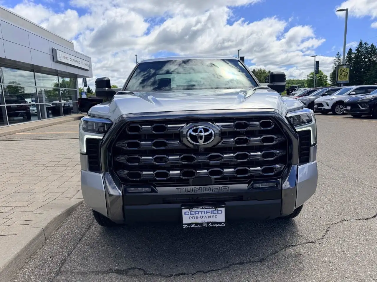 Toyota Tundra снимка Toyota Tundra